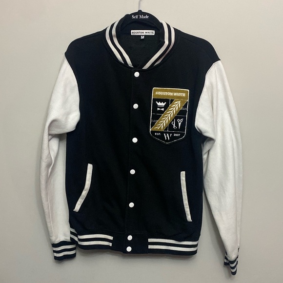 Jacket 🧥 - Picture 3 of 11